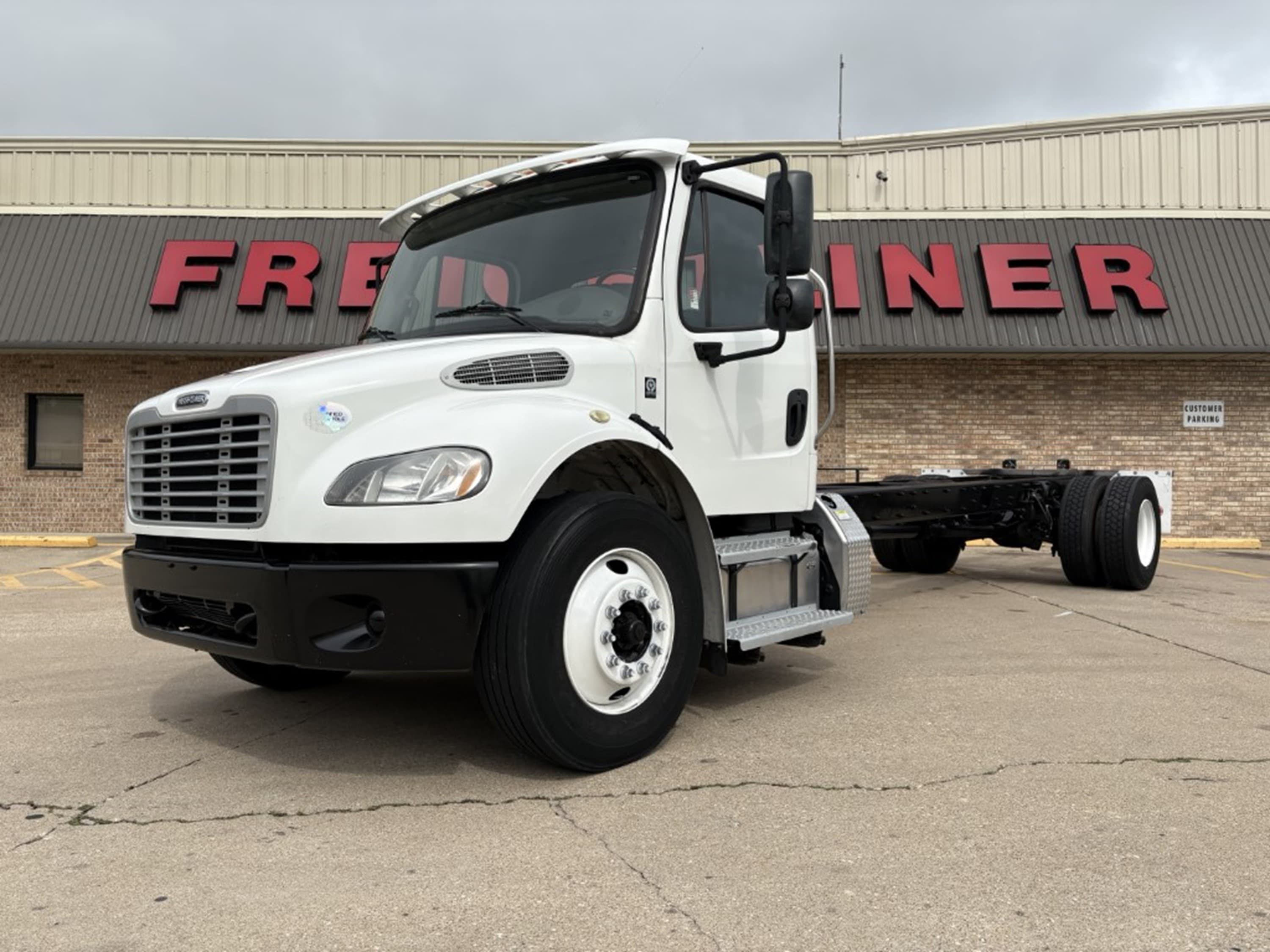 2019 Freightliner M2 106 - Photo 1