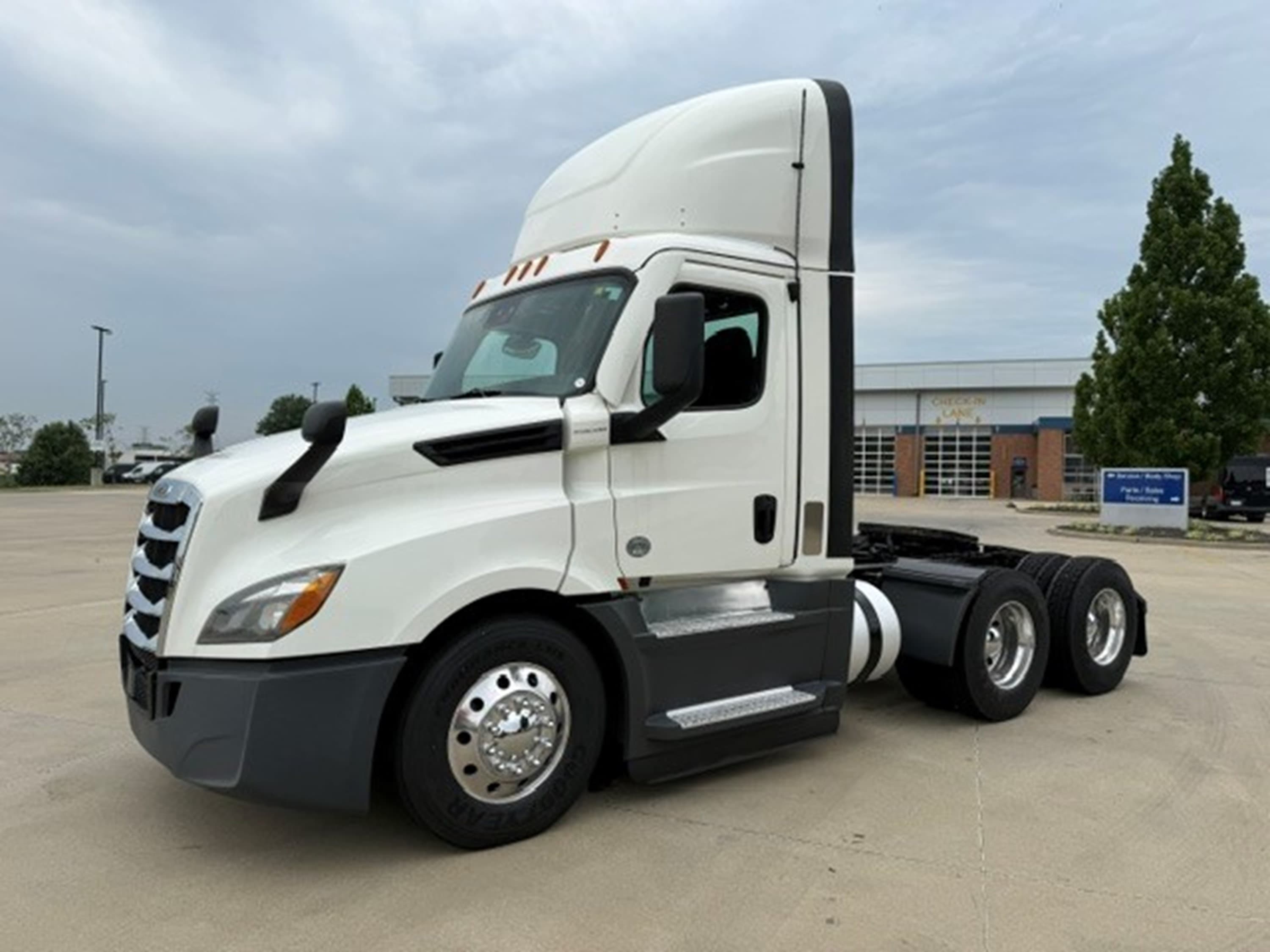 2021 Freightliner CA126 Cascadia - Photo 1