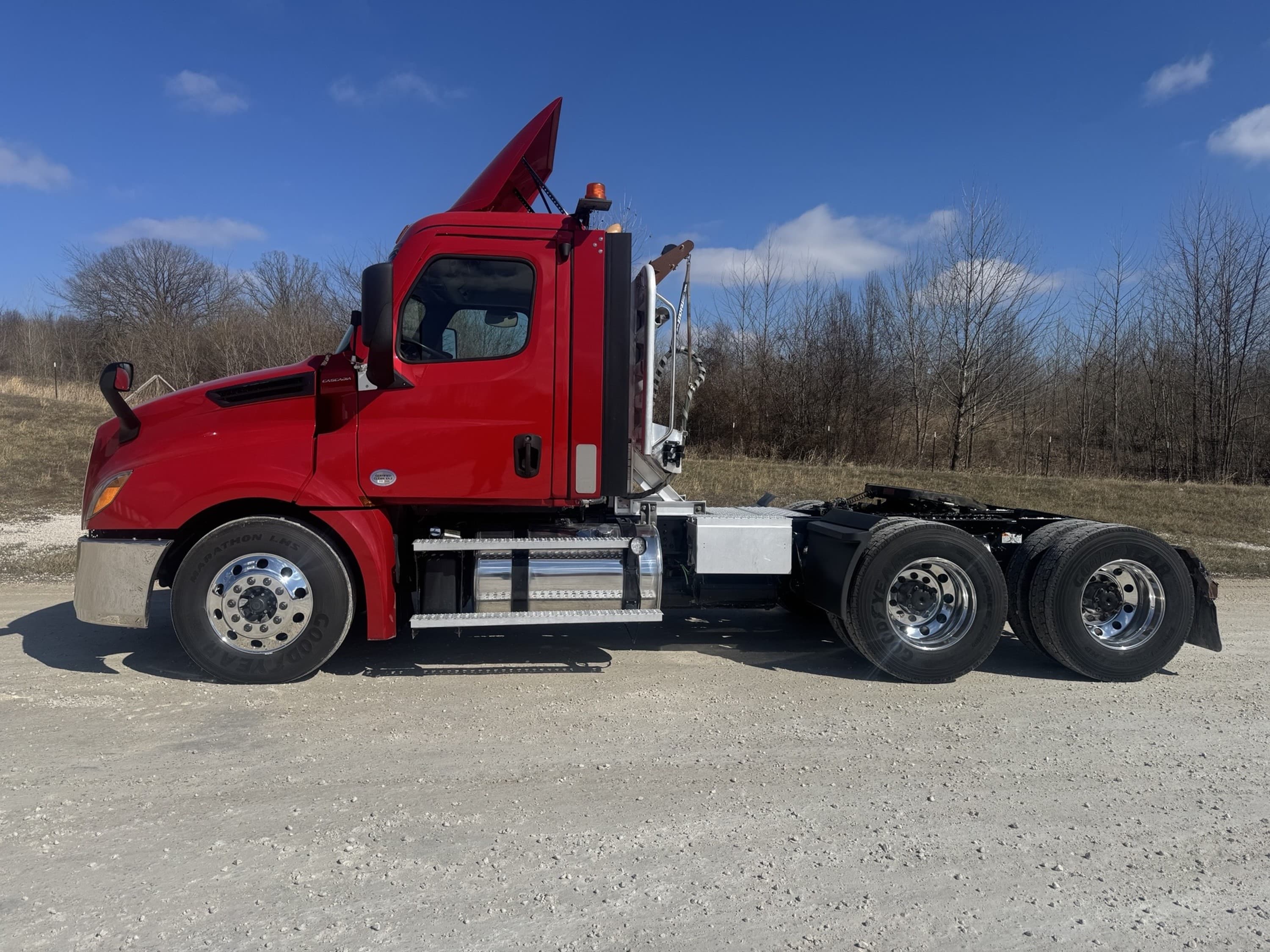 2021 Freightliner CA126 Cascadia - Photo 1