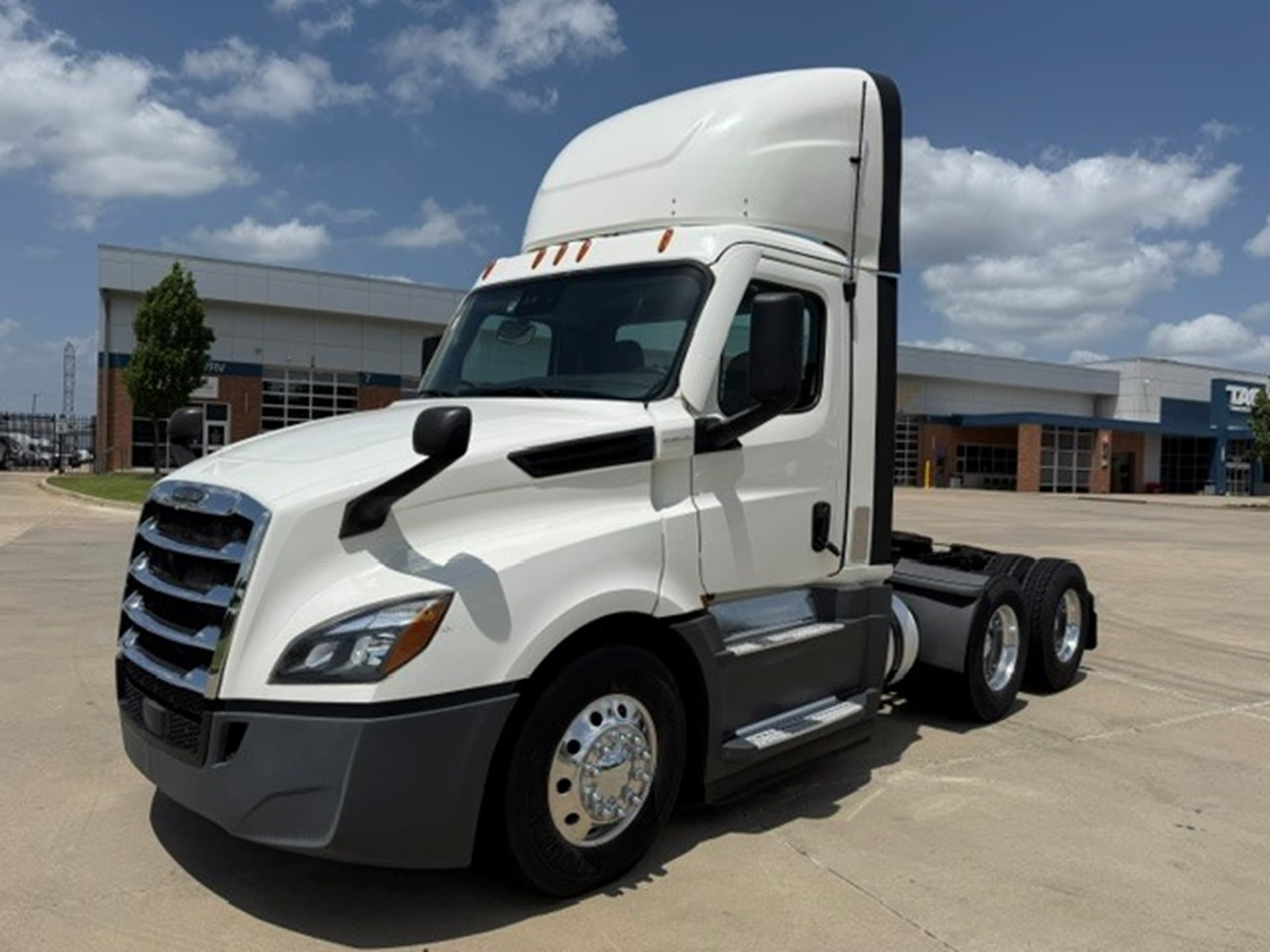 2021 Freightliner CA126 Cascadia - Photo 1