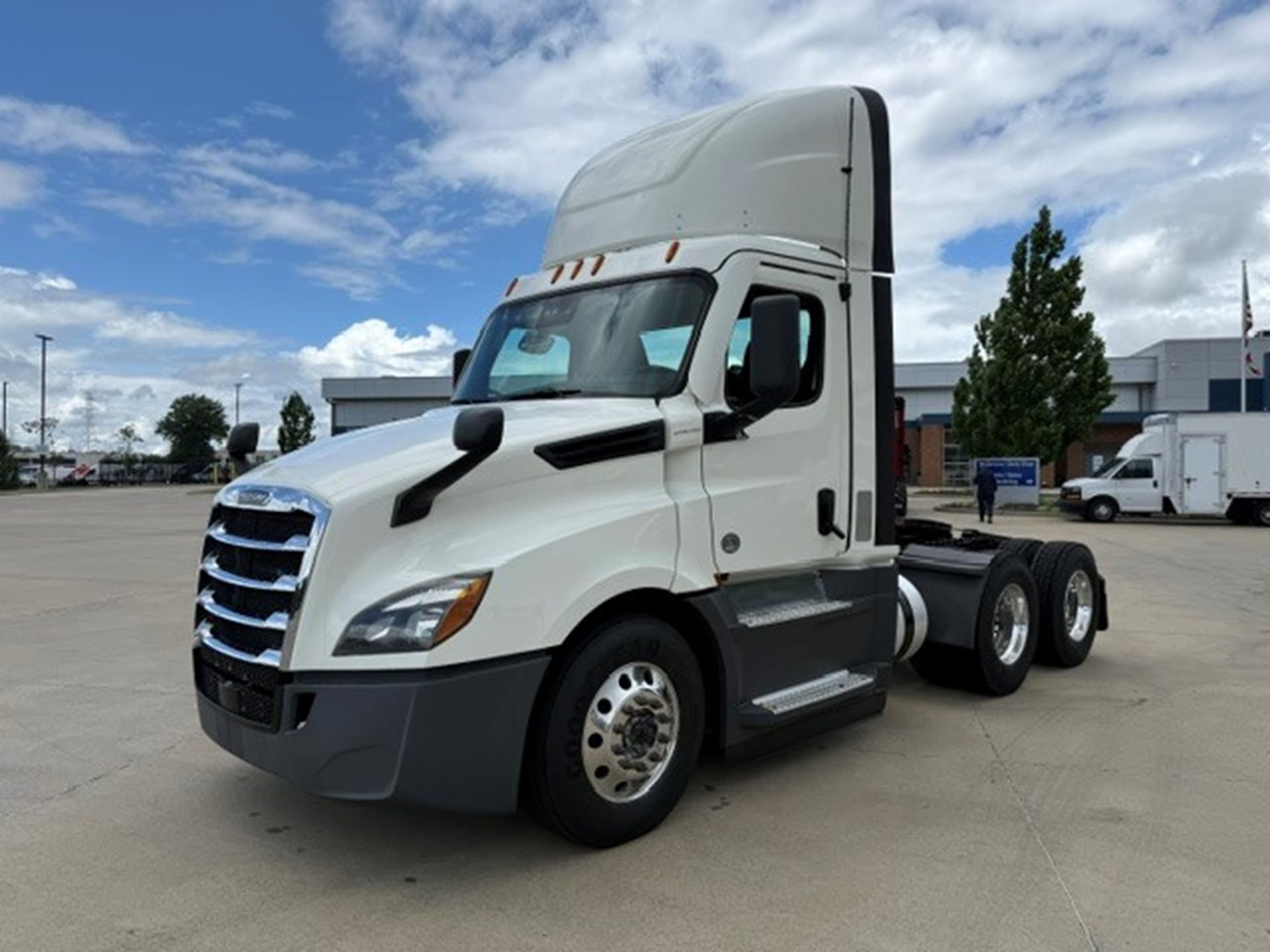 2021 Freightliner CA126 Cascadia - Photo 1