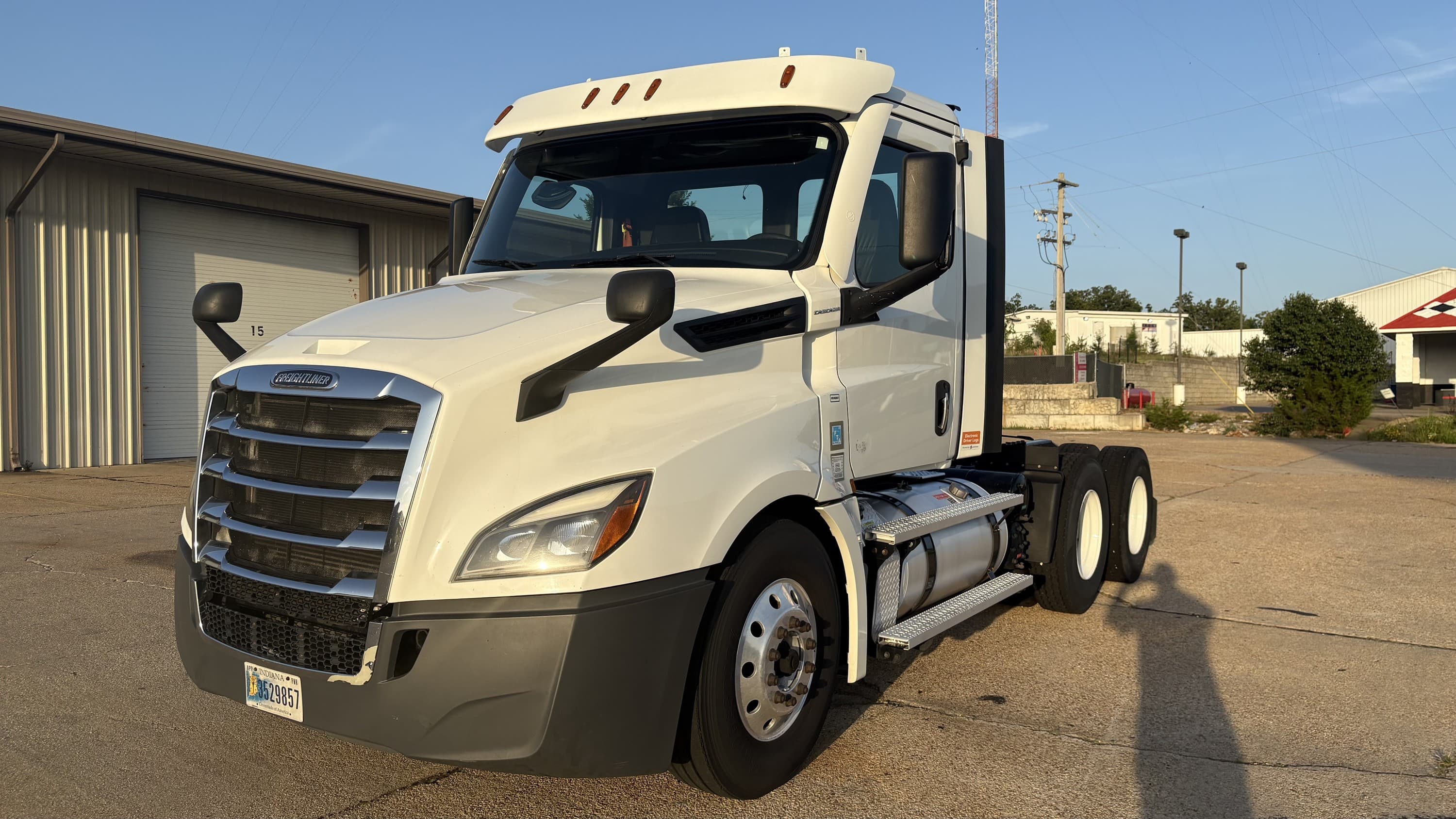 2021 Freightliner CA126 Cascadia - Photo 1