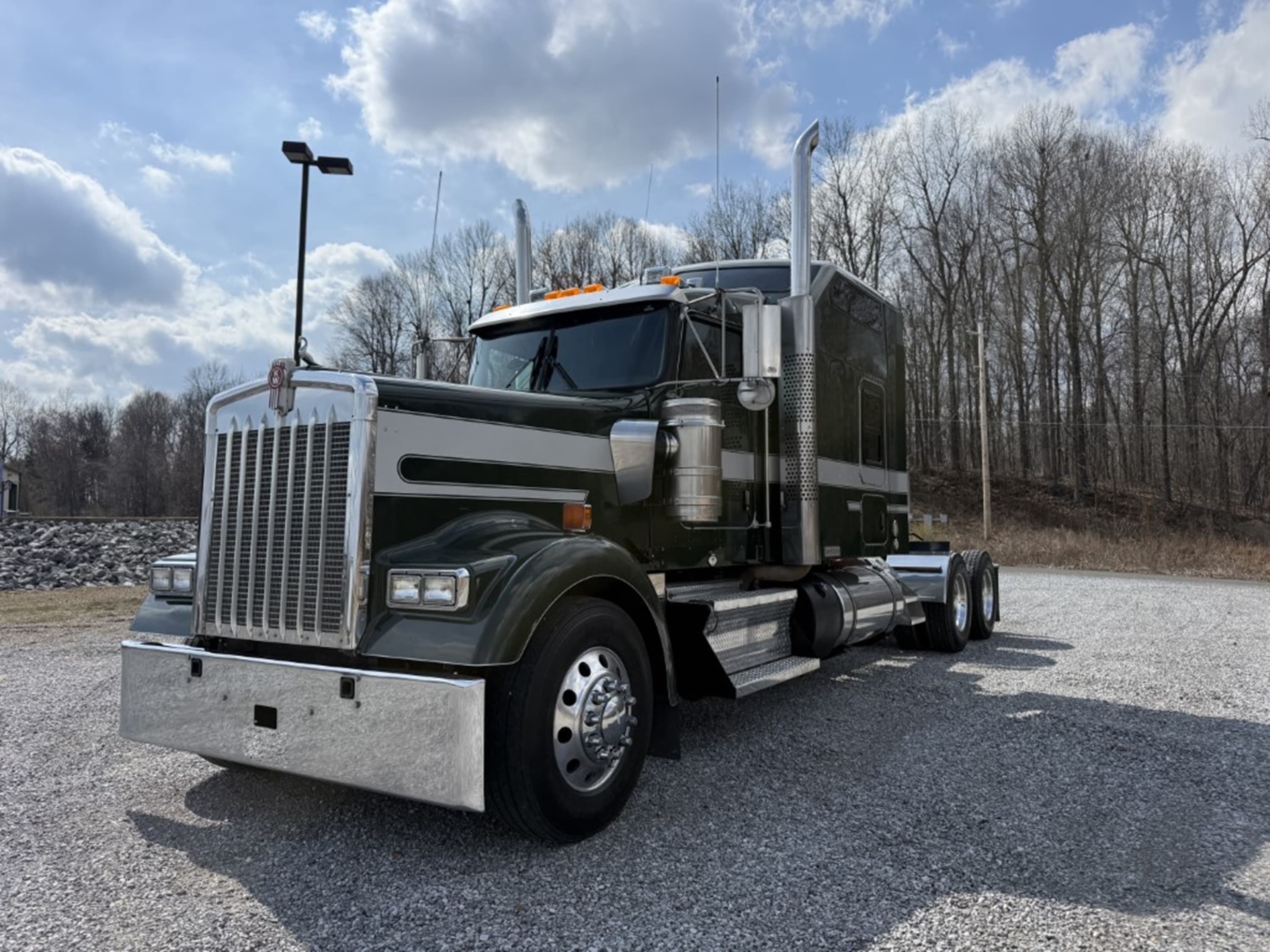 2022 Kenworth W900 - Photo 1