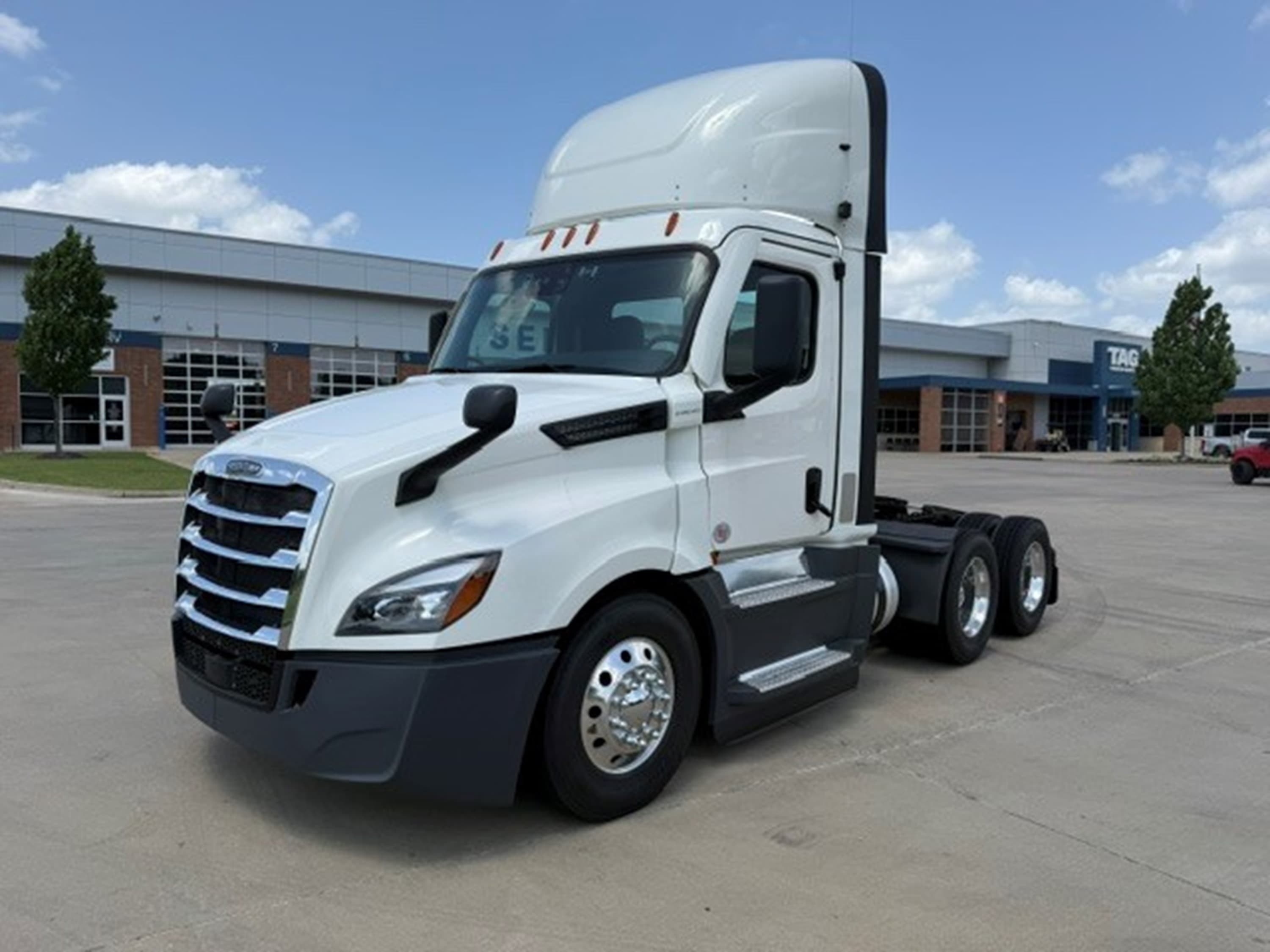 2022 Freightliner Cascadia 126 - Photo 1