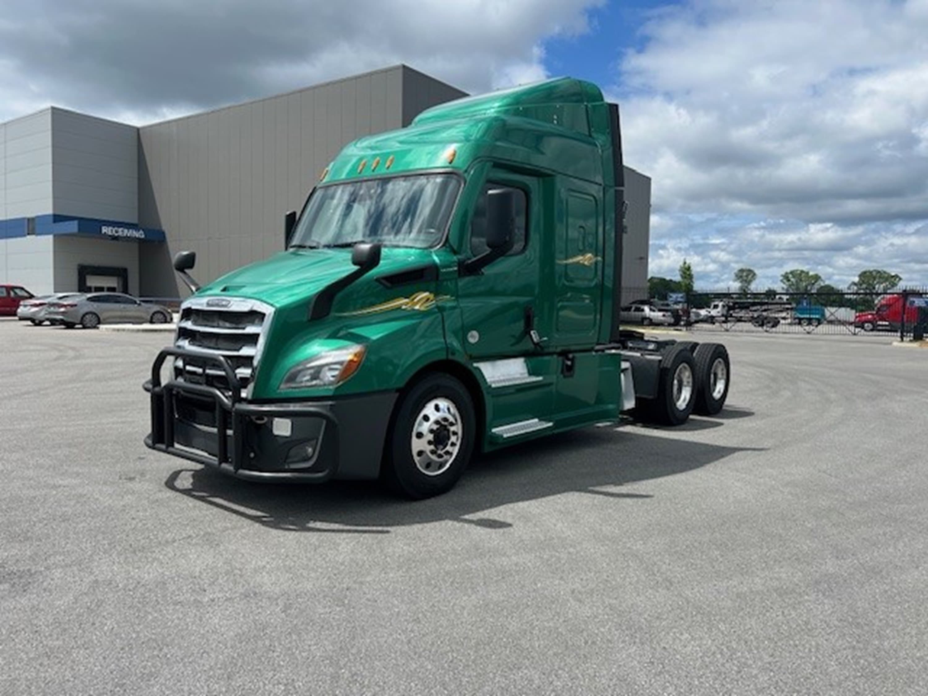 2022 Freightliner CA113 Cascadia - Photo 1