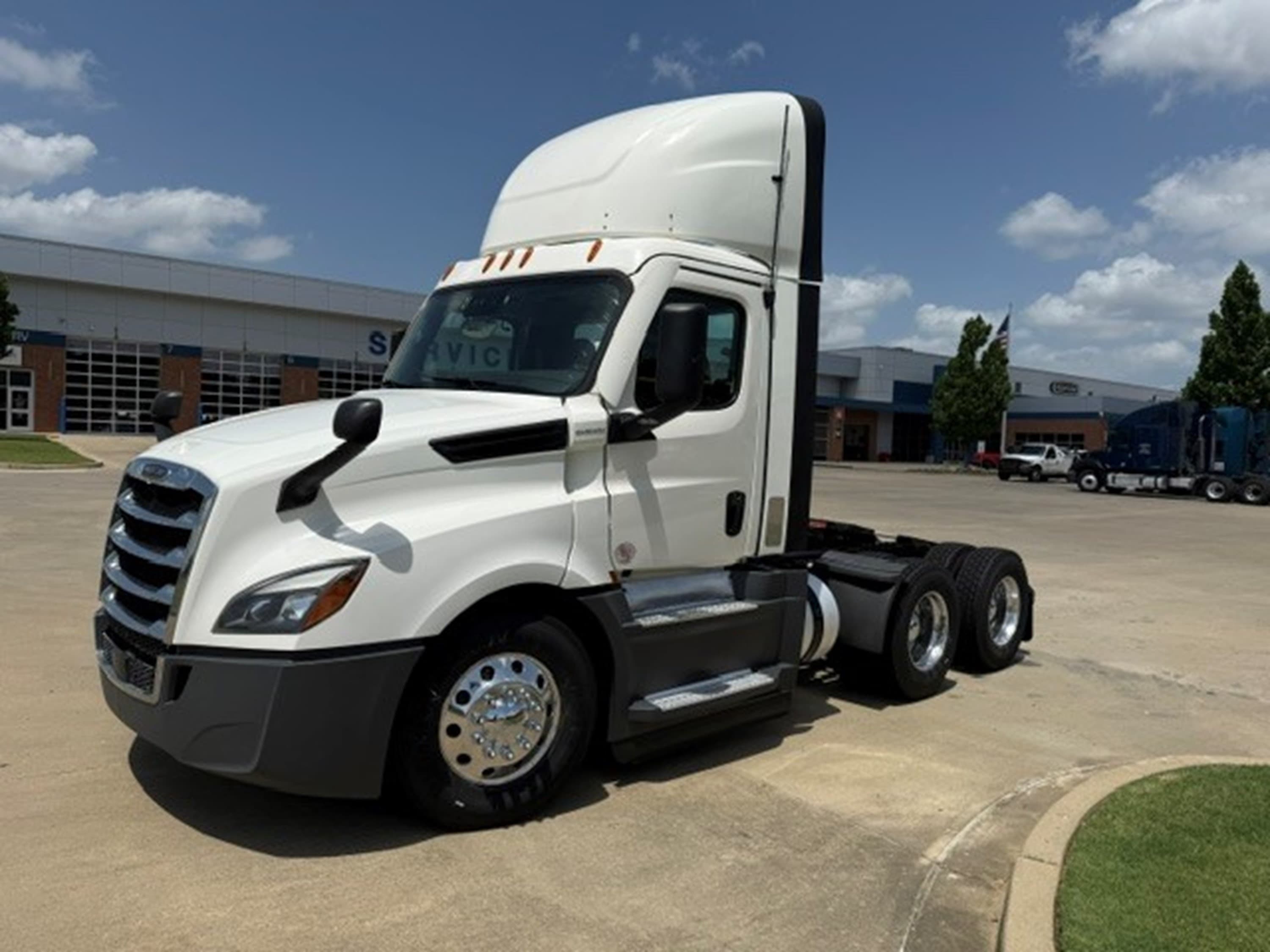 2022 Freightliner CA126 Cascadia - Photo 1