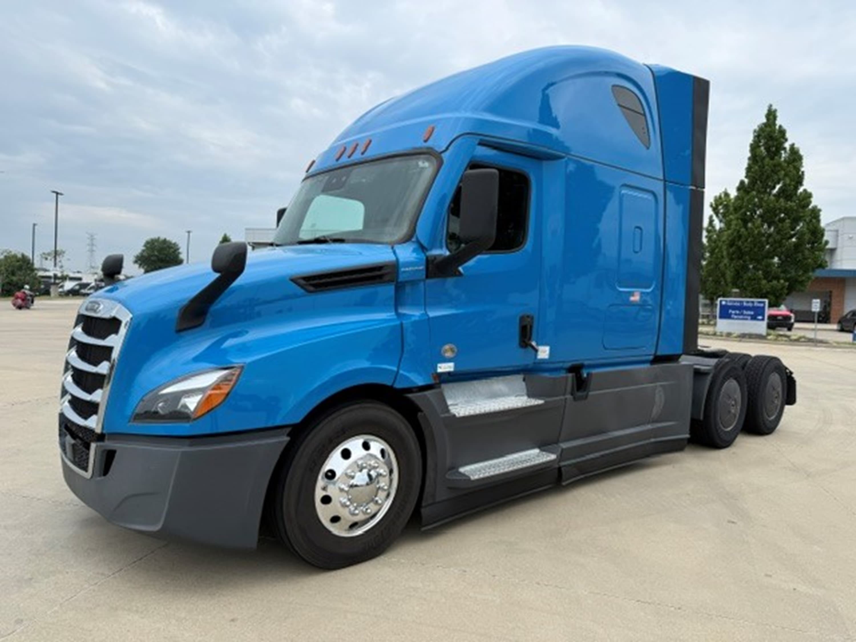 2023 Freightliner CA126 Cascadia - Photo 1