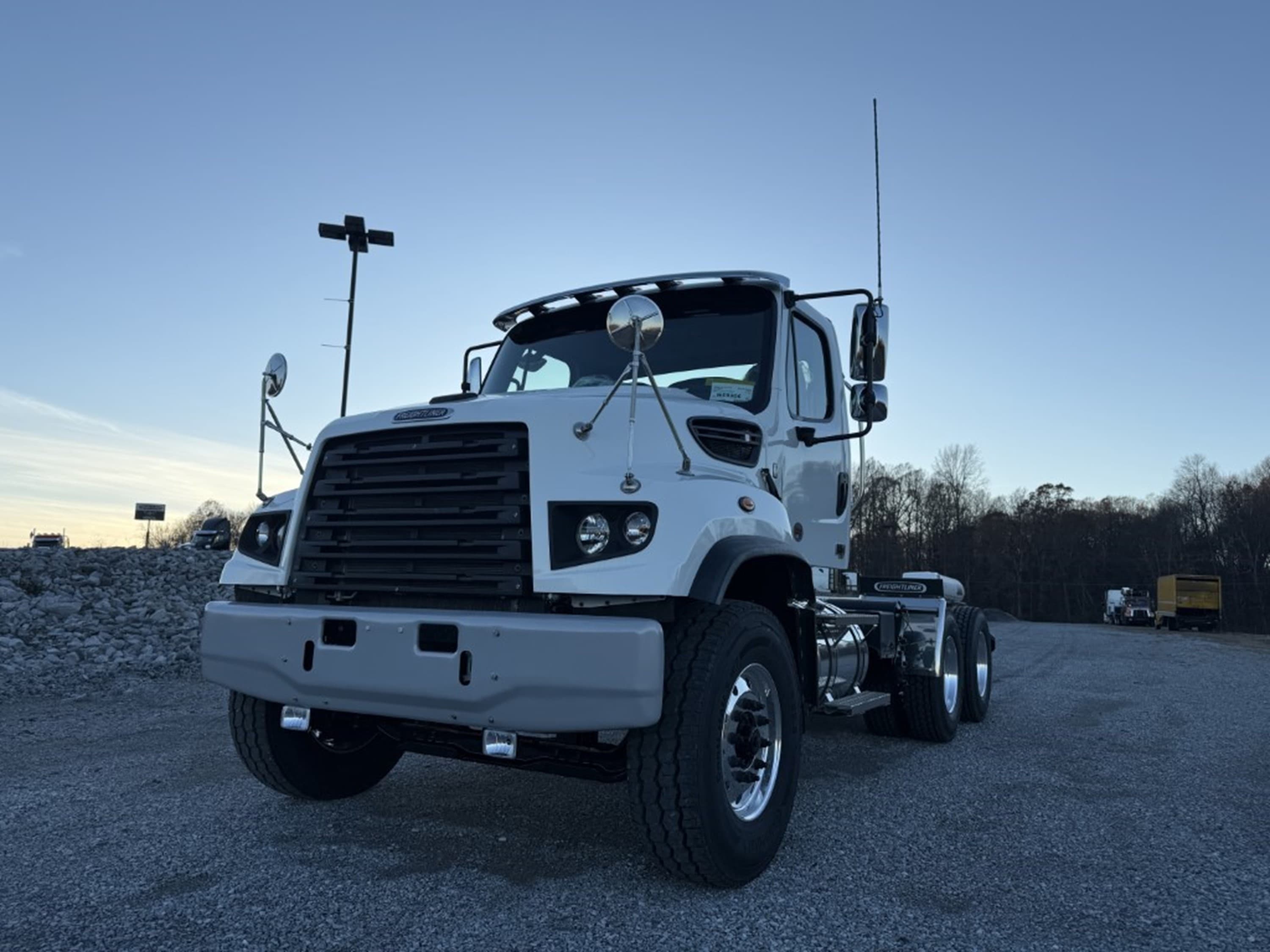2025 Freightliner 114SD - Photo 1