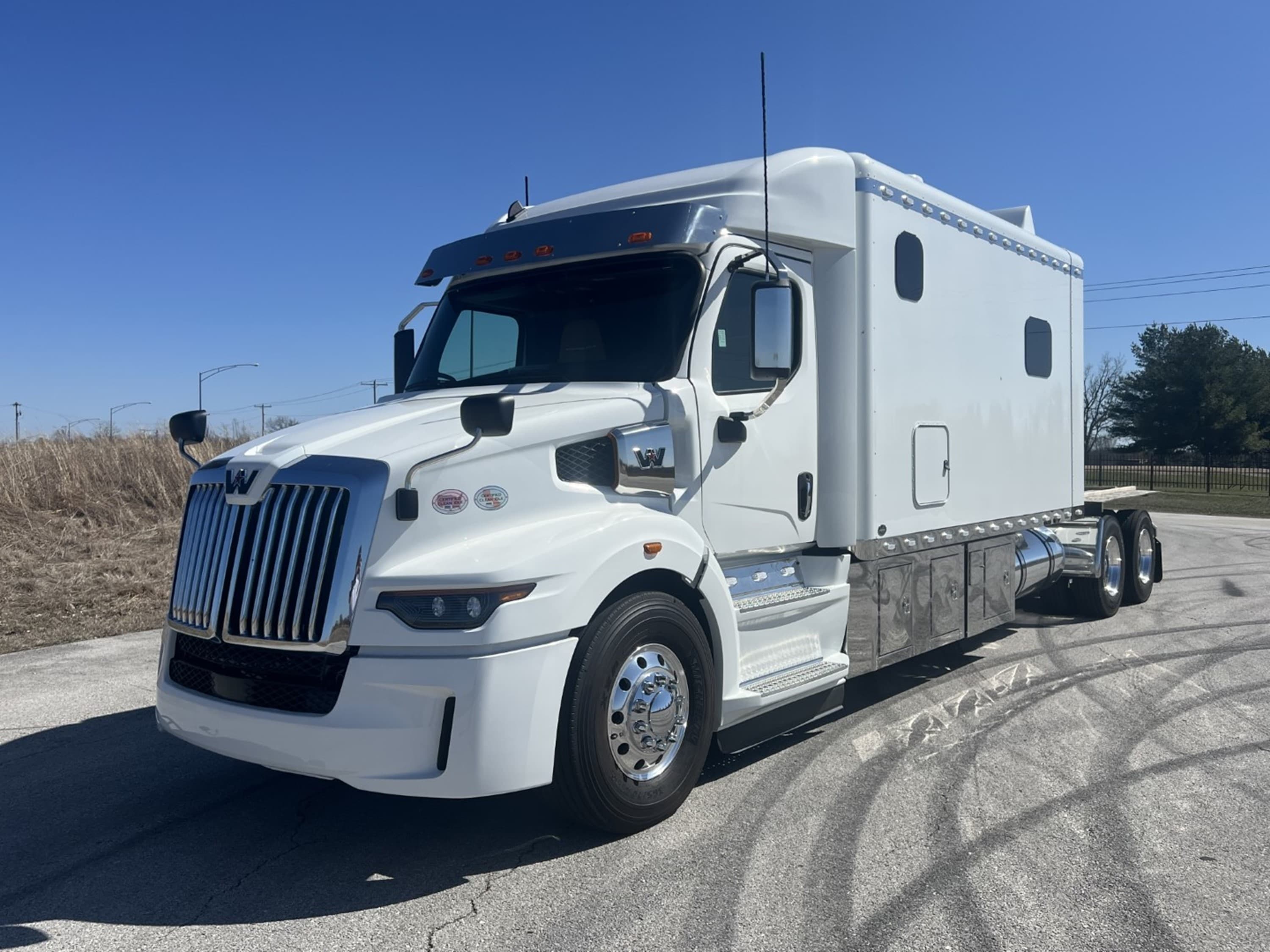 2025 Western Star 57X - Photo 1