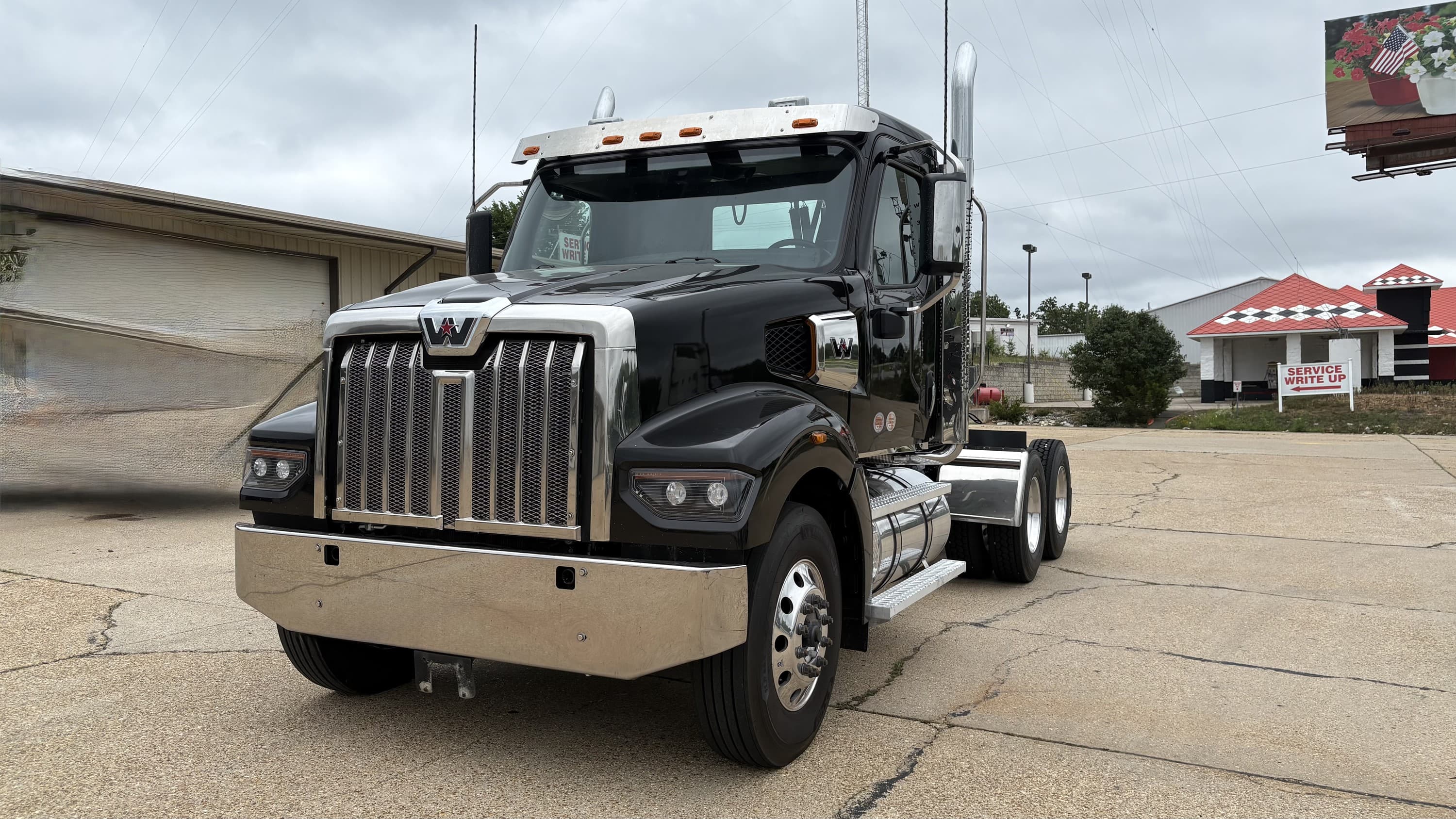 2025 Western Star 49X - Photo 1