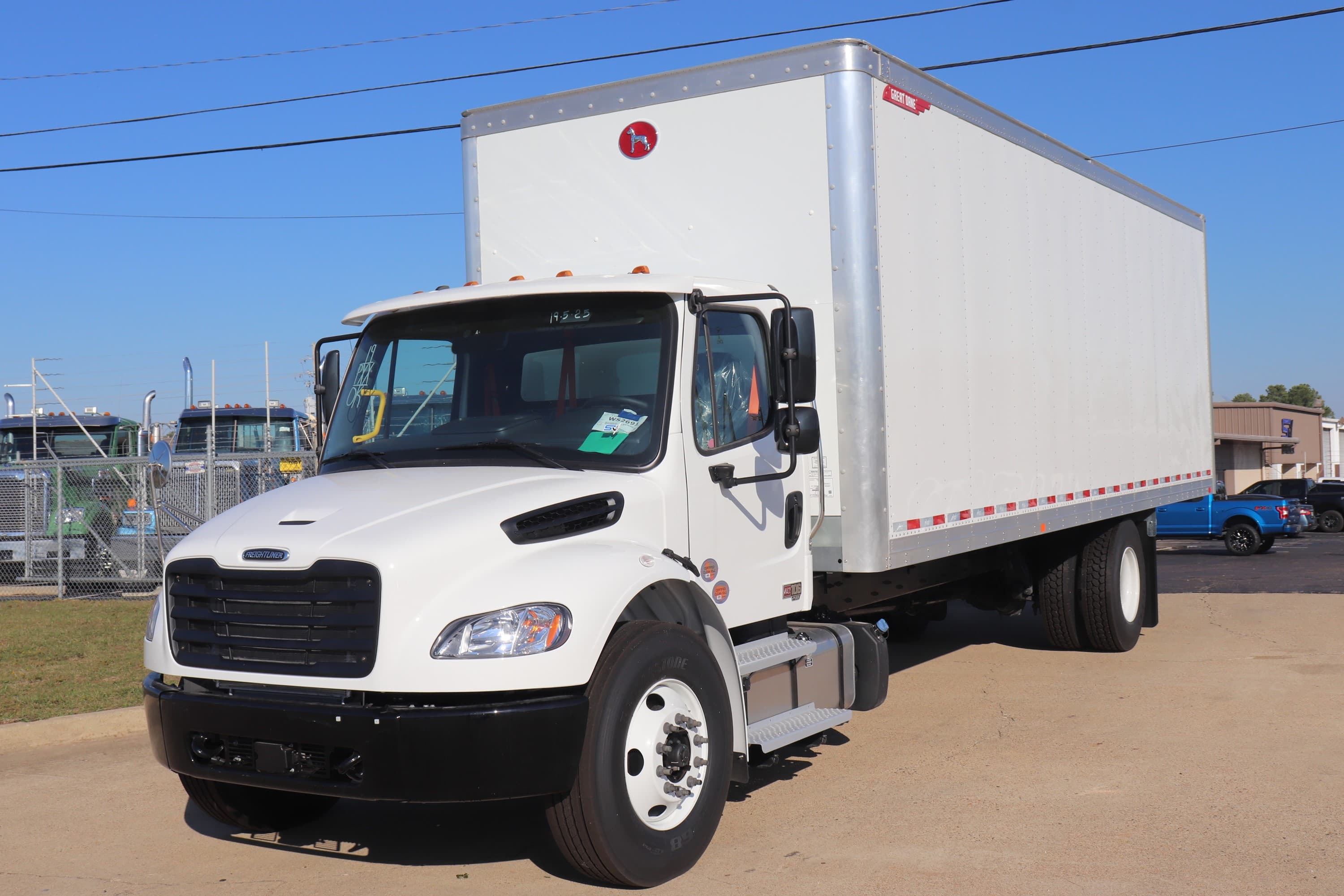 2026 Freightliner M2 106 - Photo 1
