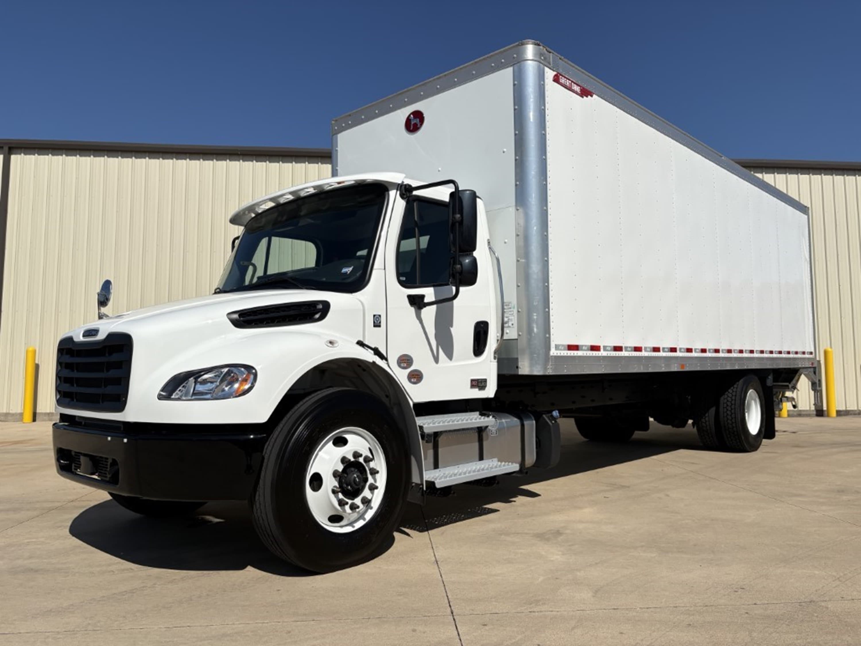 2026 Freightliner M2 106 - Photo 1
