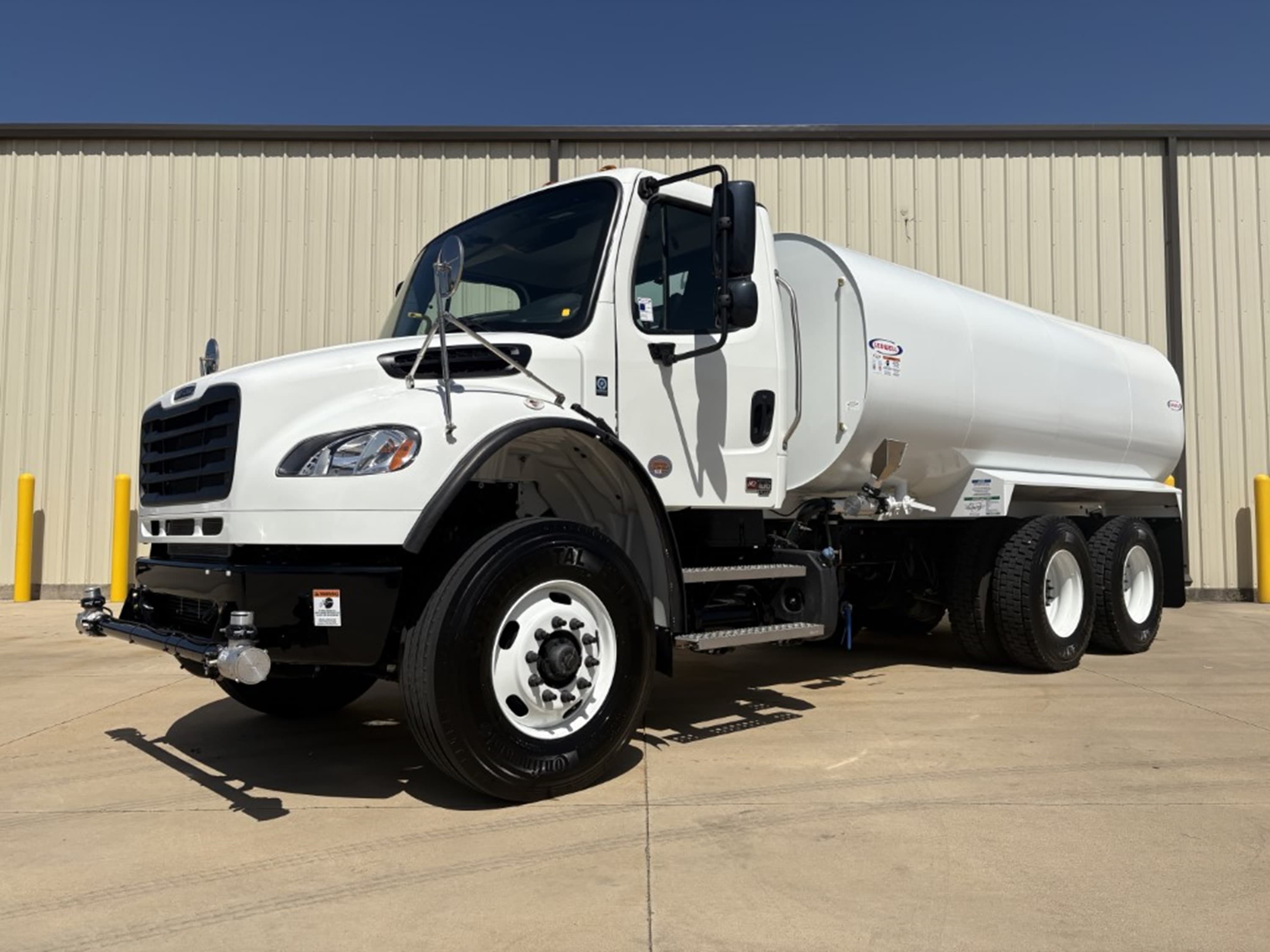 2026 Freightliner M2 106 - Photo 1
