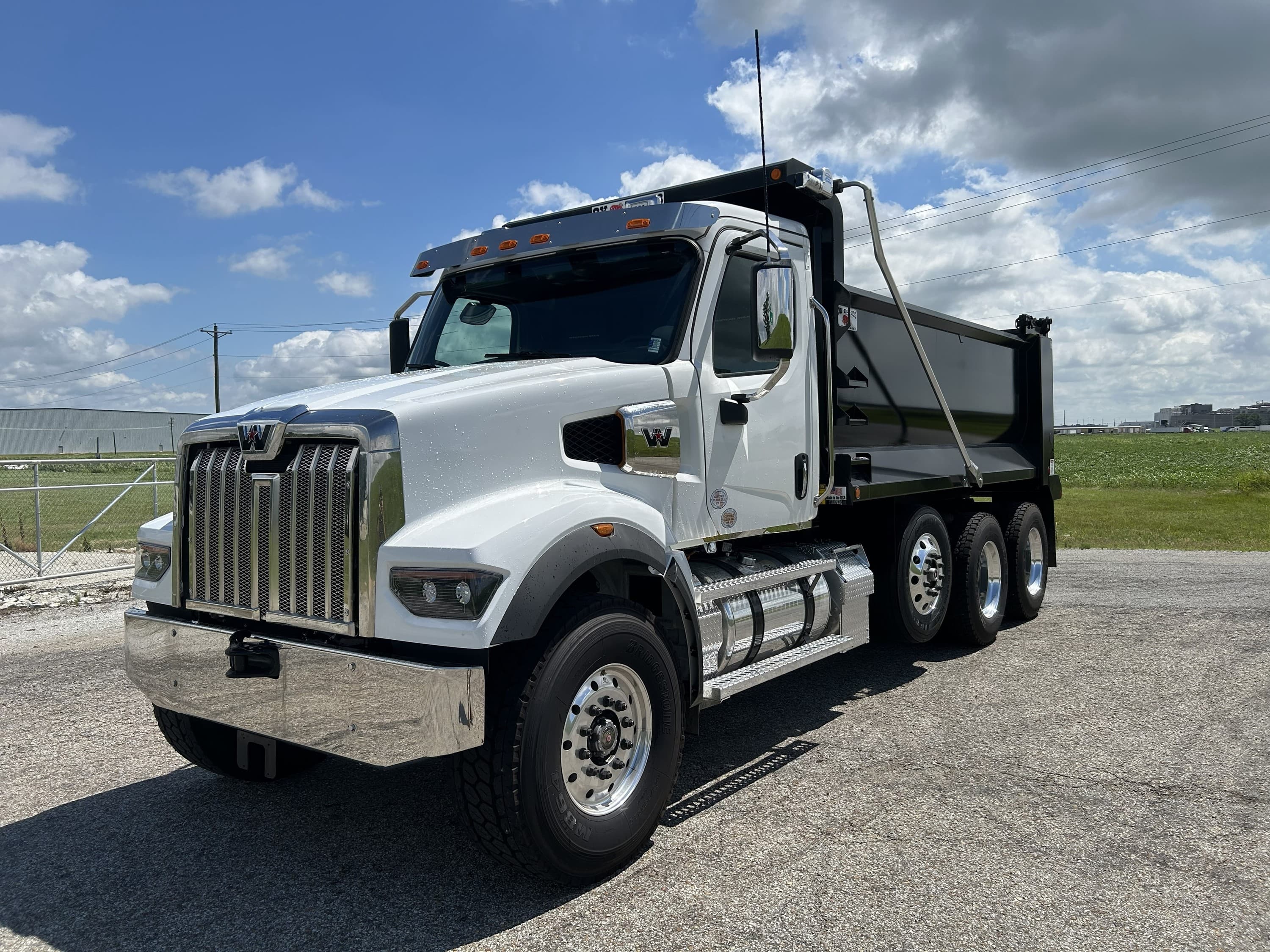 2027 Western Star 49X - Photo 1