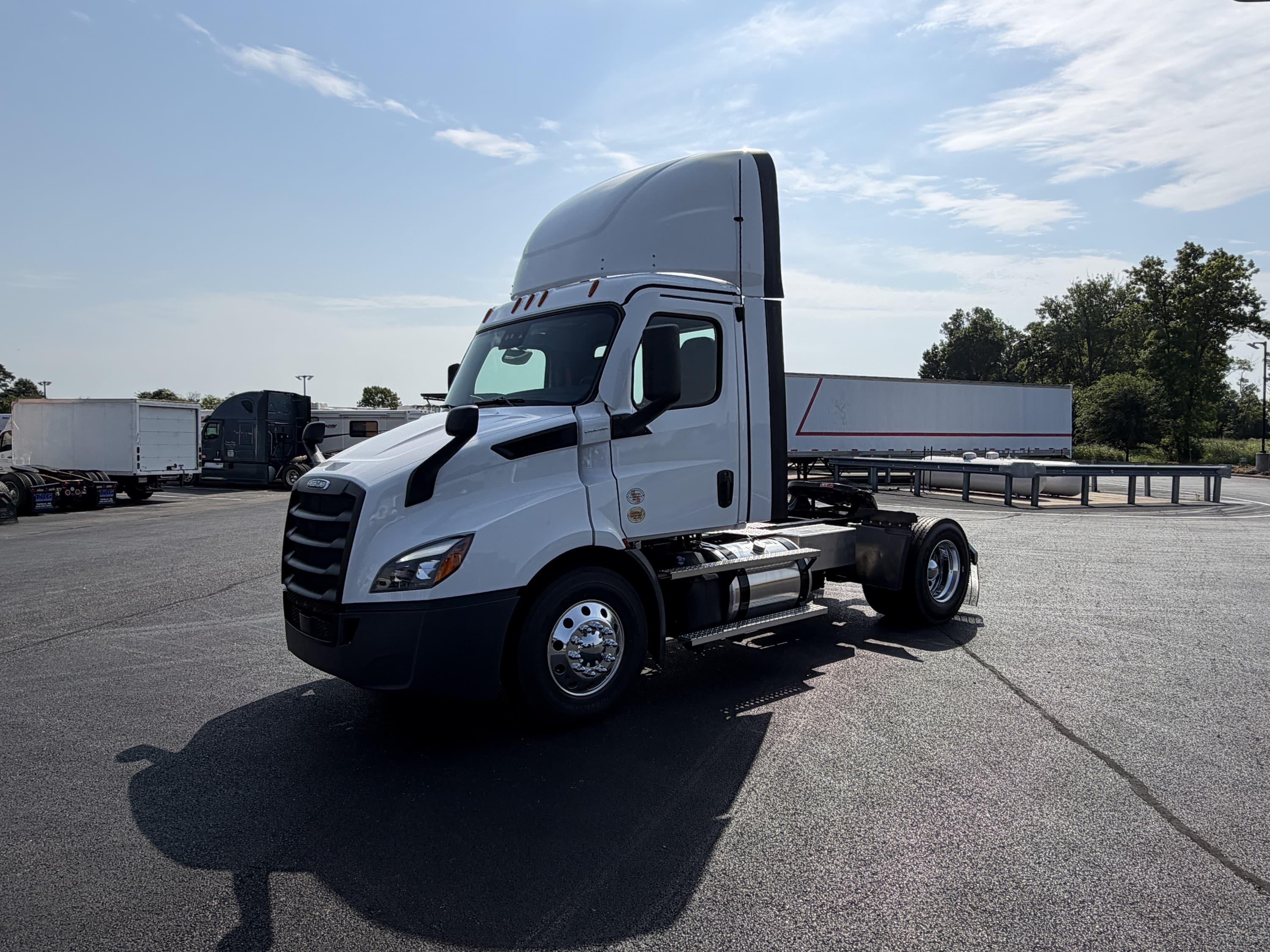 2027 Freightliner CA116 Cascadia - Photo 1