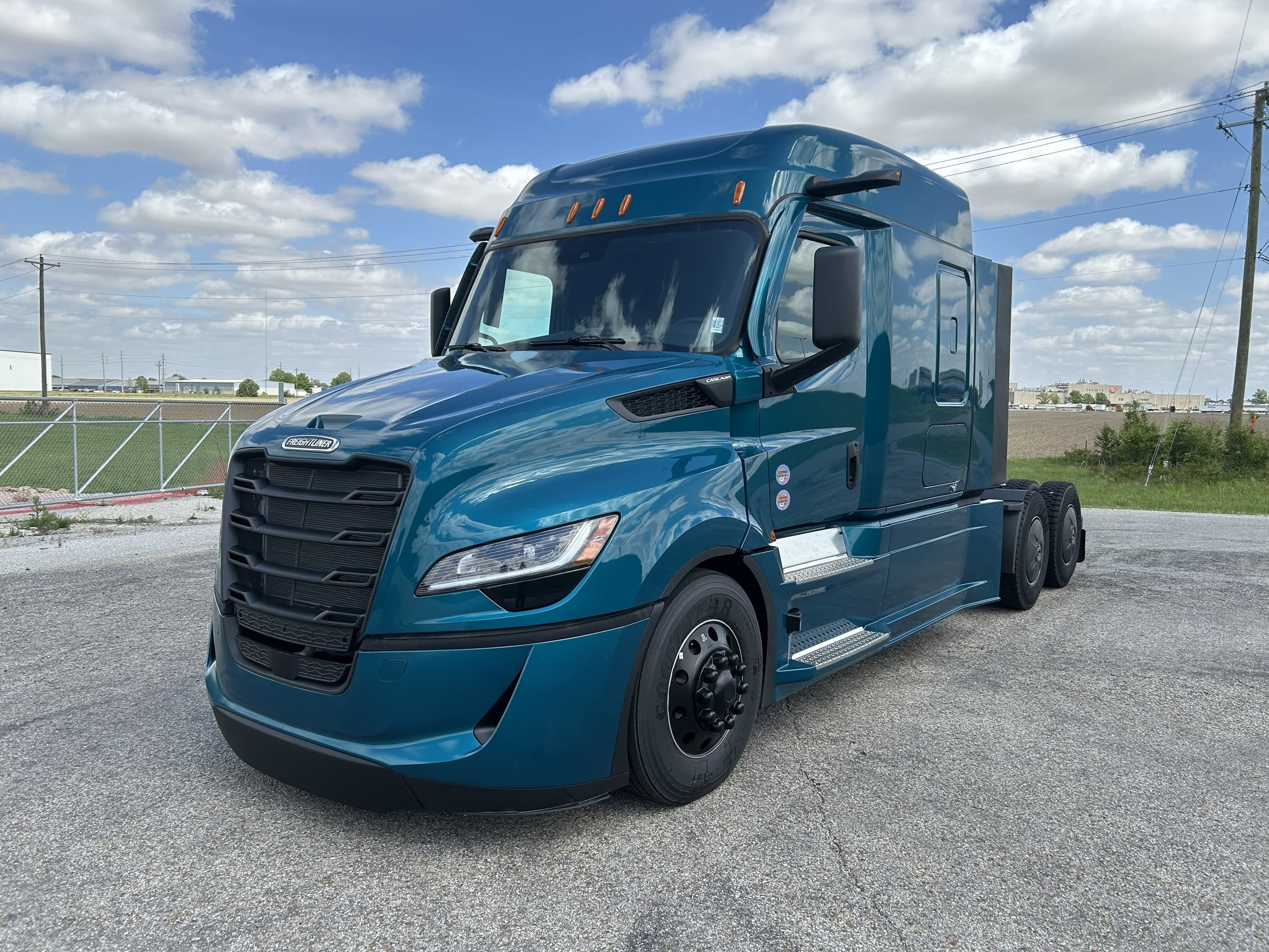 2027 Freightliner PJ126SLP - Photo 1